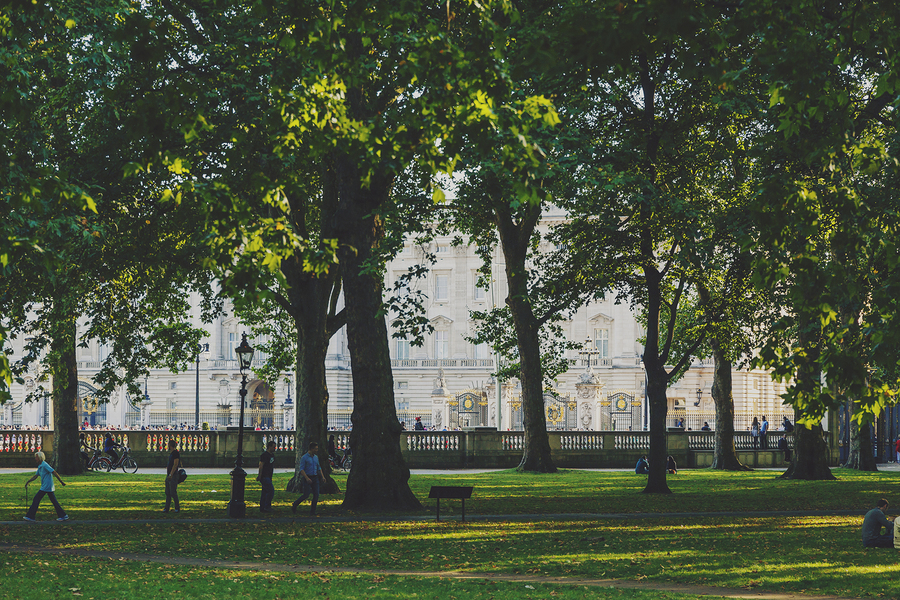 London's Top 10 Parks For Drinking & Sunbathing - Broke In London